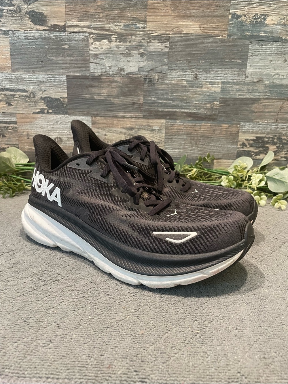 Hoka One One Clifton 9 Running Shoes Size 9.5 Men's